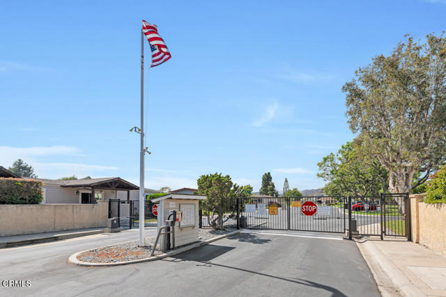 975 W Telegraph Road, Santa Paula CA: https://media.crmls.org/mediaz/7ef6ba81-1af0-4b0d-818f-3eef4b714368.jpg