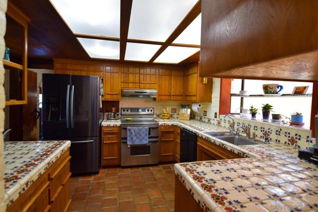 23684 Viejas Grade Rd, Descanso CA: https://media.crmls.org/mediaz/7ef6beb3-4e09-4b5f-b3b9-f5e8a6026463.jpg