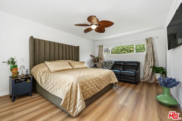 5905 S Chariton Avenue, Los Angeles CA: https://media.crmls.org/mediaz/7ef71fbc-db2a-4ea8-9bb4-25c487ce8b79.jpg
