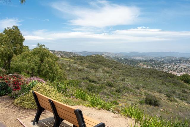 2133 View Crest Glen, Escondido CA: https://media.crmls.org/mediaz/7ef72bfd-6f22-48e9-937a-9bcbed95801c.jpg