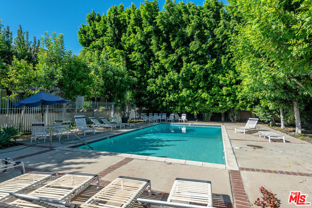 15167 Magnolia Boulevard, E photo 35