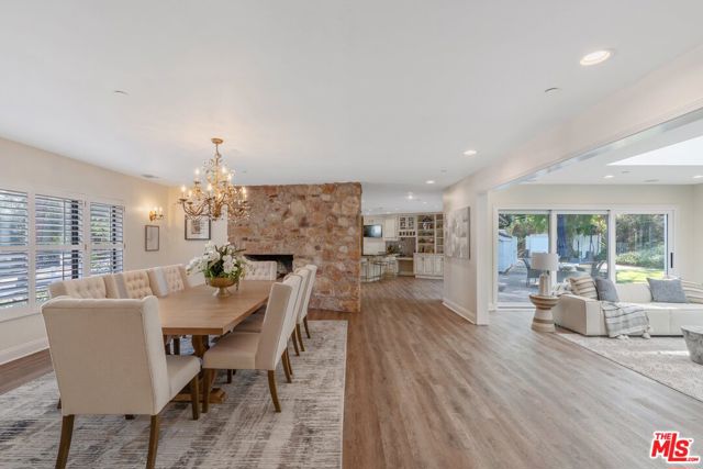 24901 Jim Bridger Road, Hidden Hills CA: https://media.crmls.org/mediaz/7ef83e22-d64c-4fc0-bcdd-8f095a8798a4.jpg