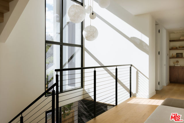 Image 9 of 16 For 8906 Hubbard Street