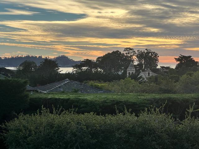 26126 Ladera Drive, Carmel CA: https://media.crmls.org/mediaz/7ef984c9-7189-472c-864a-e722f1009114.jpg
