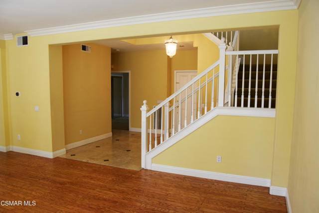 2324 Solway Court, Thousand Oaks CA: https://media.crmls.org/mediaz/7ef9901a-e262-4ab4-bb74-95b3f5ebadc2.jpg