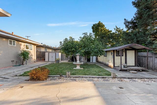 1150 Bonnie View Road, Hollister CA: https://media.crmls.org/mediaz/7ef9ad64-53f3-4185-8aa2-04c050c242fa.jpg
