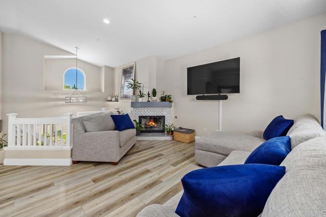 150 Rock Glen Way, Santee CA: https://media.crmls.org/mediaz/7efa6024-0b9c-4006-9813-c3769ce66cb0.jpg