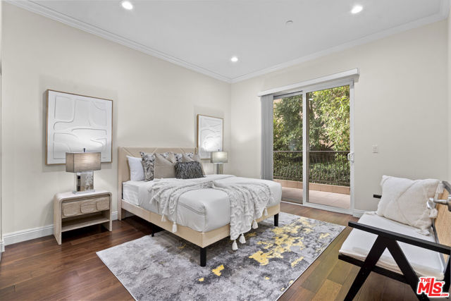 4848 Wilshire Boulevard, Los Angeles CA: https://media.crmls.org/mediaz/7efb3f19-8efa-4a28-a9df-d12eff4315d1.jpg