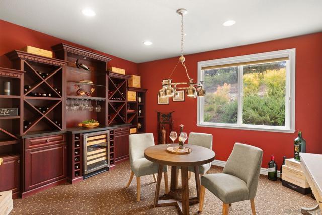 521 Latigo Row, Encinitas CA: https://media.crmls.org/mediaz/7efbd74e-ddce-4b7b-b7fc-c6500f0c621b.jpg