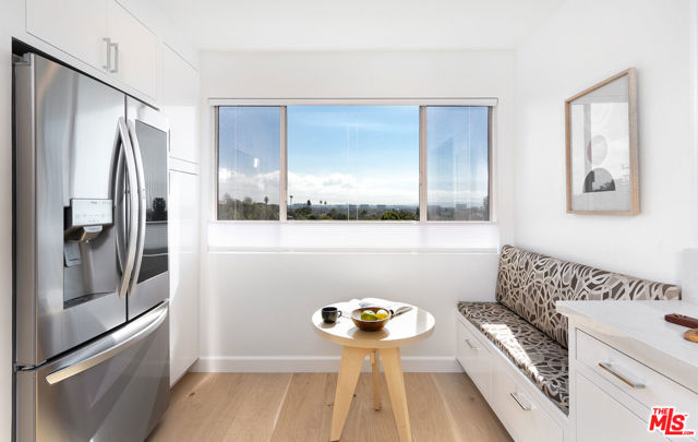 1212 Ocean Park Boulevard, 15 photo 8