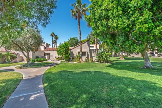 343 Forest Hills Drive, Rancho Mirage CA: https://media.crmls.org/mediaz/7efc8643-b62a-42fb-92a9-de5fc8c943a3.jpg