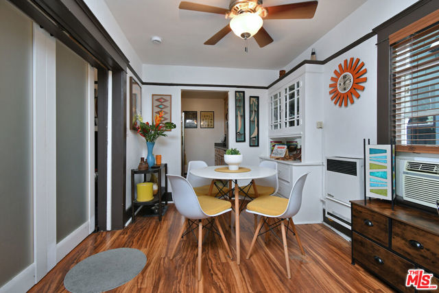 224 Horizon Avenue, Venice CA: https://media.crmls.org/mediaz/7efcc585-30bb-46c0-bee7-e438f4652a2c.jpg