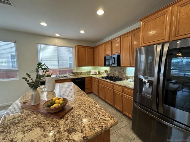 11793 ALDERHILL TERRACE, San Diego CA: https://media.crmls.org/mediaz/7efd6222-de75-473d-98e3-5fbd82c1d6cc.jpg