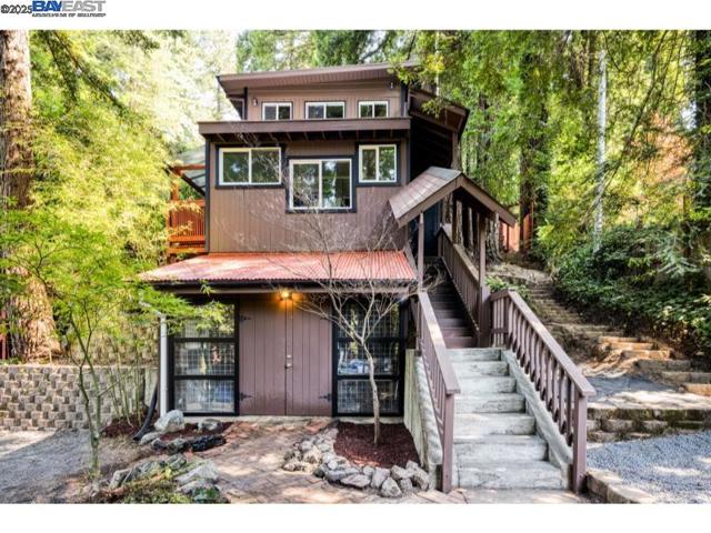 21401 Santa Clara Ave, Monte Rio CA: https://media.crmls.org/mediaz/7efe2ae1-6d48-4480-b79d-40eedbf7657a.jpg