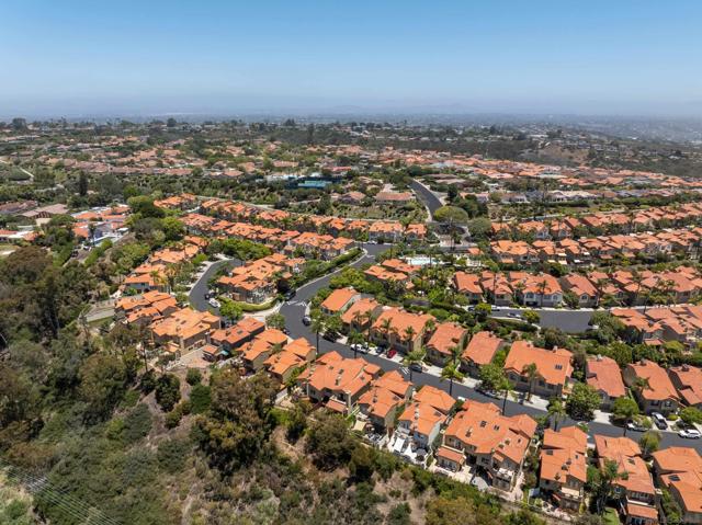 1466 Caminito Solidago, La Jolla CA: https://media.crmls.org/mediaz/7efe3ac9-e60f-422f-91dc-7f69d48fa0f8.jpg