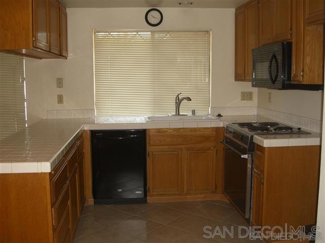 Image 7 of 20 For 15875 Dogwood Court