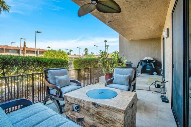 355 N Avenida Caballeros, Palm Springs CA: https://media.crmls.org/mediaz/7effd06b-1bda-45fa-8401-89441a46cbca.jpg