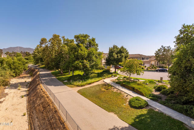 5091 Via Fresco, Camarillo CA: https://media.crmls.org/mediaz/7effdae9-f0c5-4ac3-834f-778b0b3cab2b.jpg