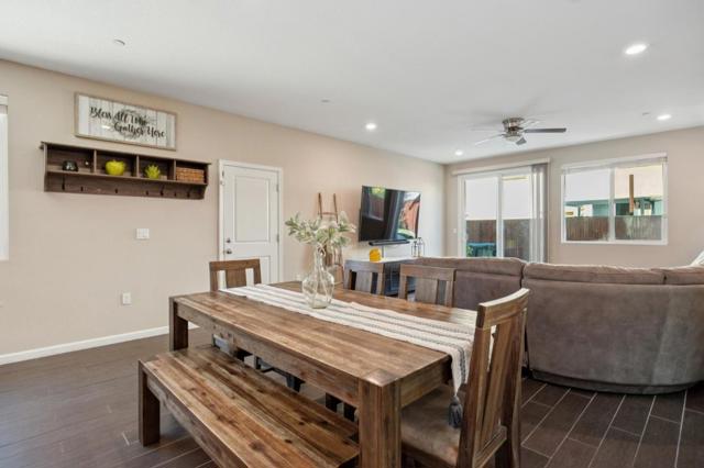 2521 Apricot Way, Gilroy CA: https://media.crmls.org/mediaz/7f000b72-d76a-473f-b8b3-d35dfa6e48fe.jpg