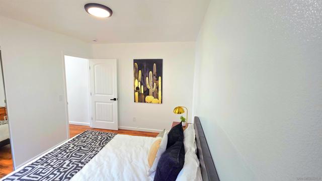 4233 39th ST, San Diego CA: https://media.crmls.org/mediaz/7f00608b-2409-4e56-9b1f-0bfdf40bf6f8.jpg
