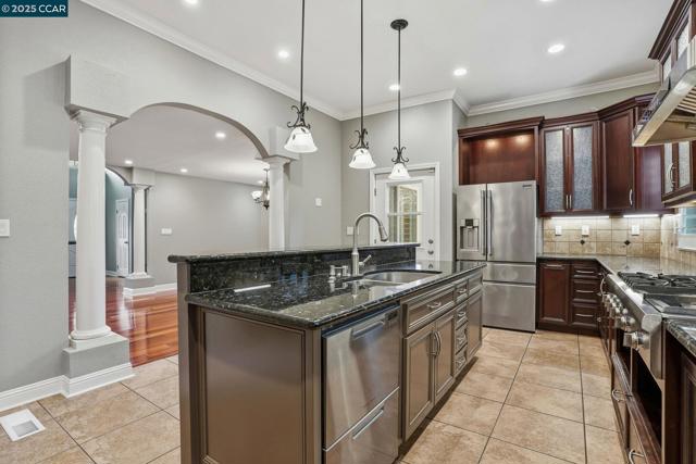 3025 Sunflower Dr, Antioch CA: https://media.crmls.org/mediaz/7f008f23-bb26-4a96-a40d-7c8a74cd7537.jpg