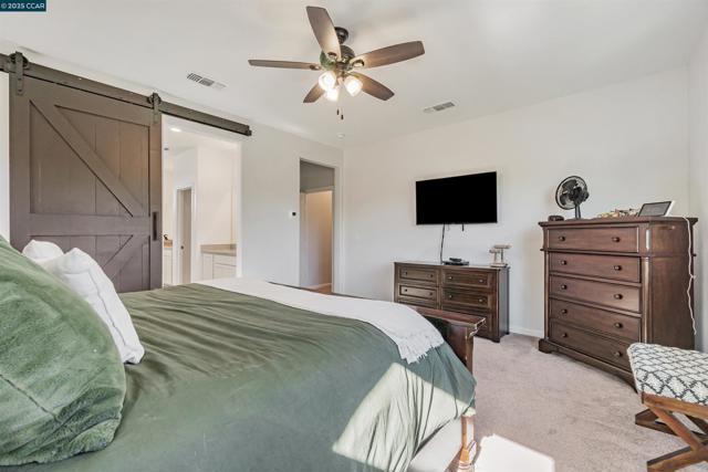 158 Wooley Creek Way, Brentwood CA: https://media.crmls.org/mediaz/7f00cab4-8d1b-4ee9-b175-d808353edd24.jpg