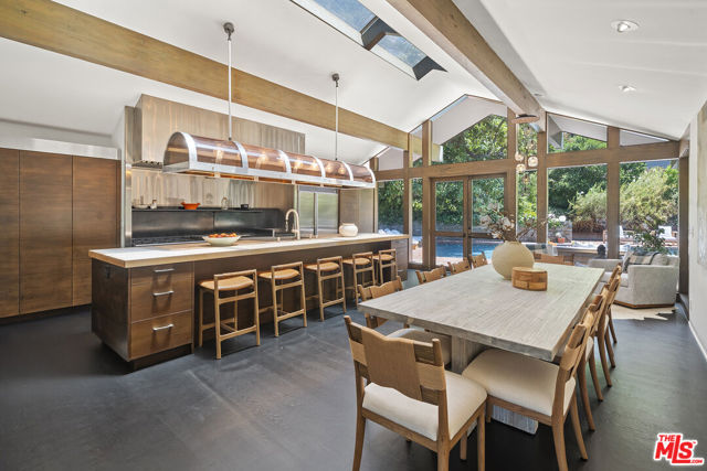 3 Latimer Road, Santa Monica CA: https://media.crmls.org/mediaz/7f0196f0-0597-4d33-88b0-e2be2798f45e.jpg