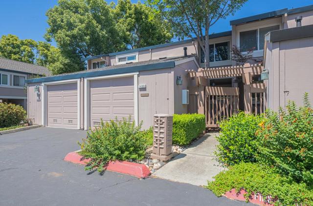 1459 Woodgrove Square, San Jose CA: https://media.crmls.org/mediaz/7f019d77-1534-4792-bee2-9cc11bc64fb8.jpg