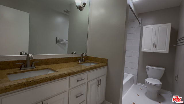 11260 Overland Avenue, Culver City CA: https://media.crmls.org/mediaz/7f01e7f1-5bce-4158-840f-449339490936.jpg