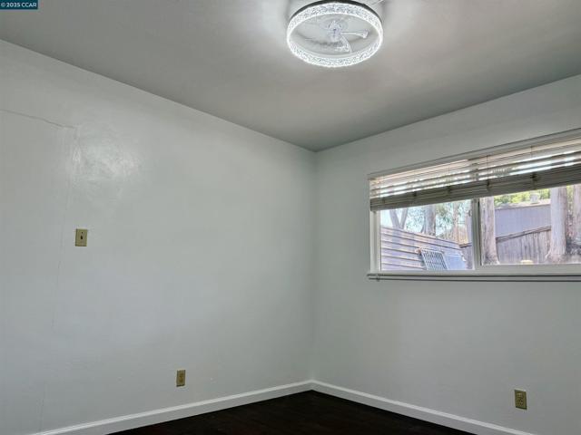 19 Flamingo Ct, American Canyon CA: https://media.crmls.org/mediaz/7f02bd3c-9cff-4781-9354-b0e53b1e1c9e.jpg