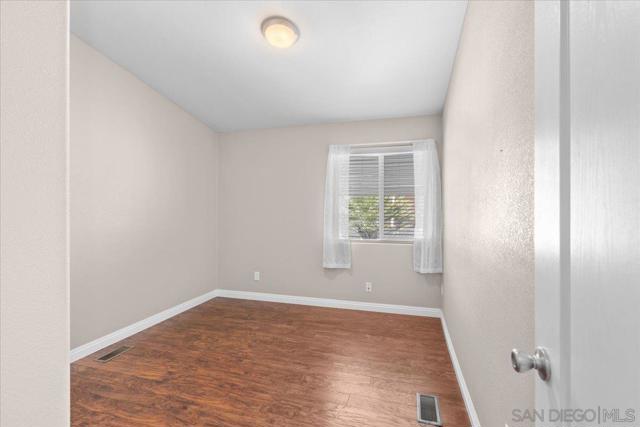 809 Discovery St, San Marcos CA: https://media.crmls.org/mediaz/7f030555-5139-4298-b697-6c54c13b316d.jpg