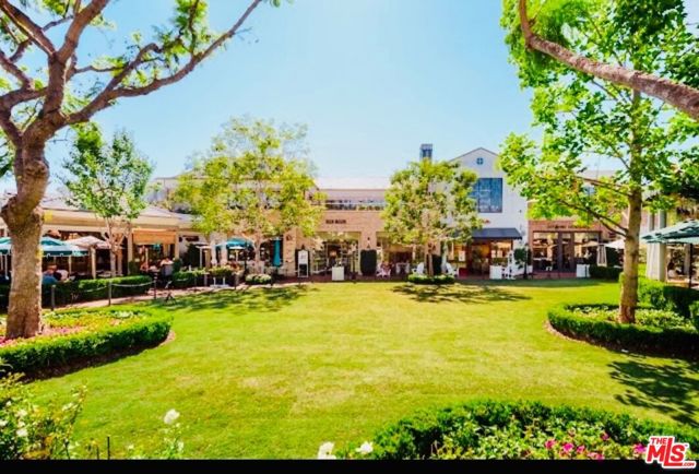 515 Chapala Drive, Pacific Palisades CA: https://media.crmls.org/mediaz/7f03ee24-8038-412c-960a-df8cd566c1dc.jpg