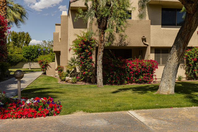 605 E Amado Road, Palm Springs CA: https://media.crmls.org/mediaz/7f04007a-e0a7-4660-82fd-86415d9076d5.jpg