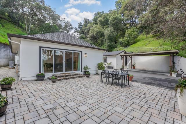 10875 Stevens Canyon Road, Cupertino CA: https://media.crmls.org/mediaz/7f055ffa-a5bc-4fe2-99d1-bdff9f961278.jpg