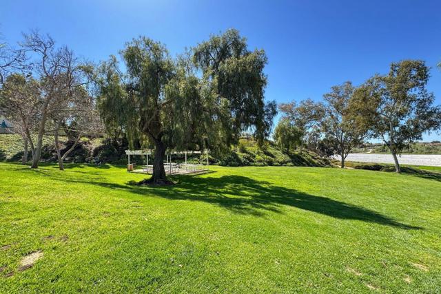 Detail Gallery Image 33 of 39 For 5349 Gooseberry Way, Oceanside,  CA 92057 - 3 Beds | 2/1 Baths