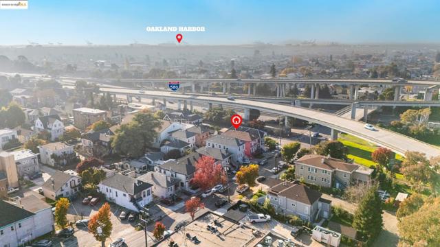 553 34Th St, Oakland CA: https://media.crmls.org/mediaz/7f05aa8f-fff8-401a-bc2d-fb3024ed350e.jpg