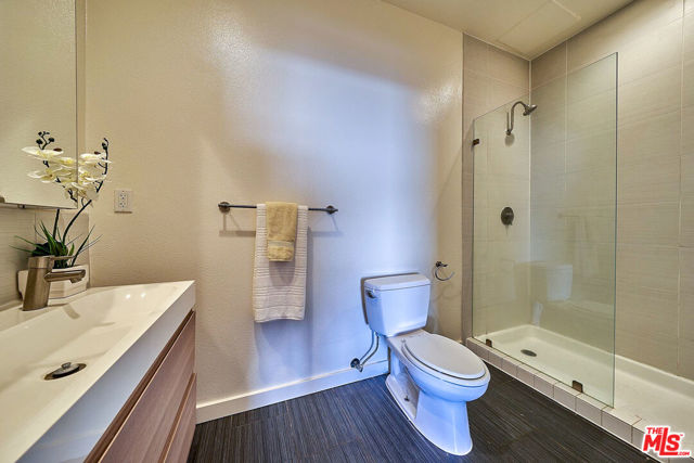 614 N Genesee Avenue, Los Angeles CA: https://media.crmls.org/mediaz/7f060c5c-60e8-4f89-bc8e-7a18e22b0d1b.jpg