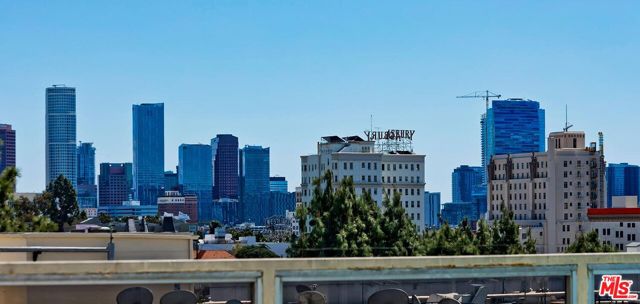 421 S La Fayette Park Place, Los Angeles CA: https://media.crmls.org/mediaz/7f06273c-1855-4b8d-b622-c6d4fe1b8b08.jpg