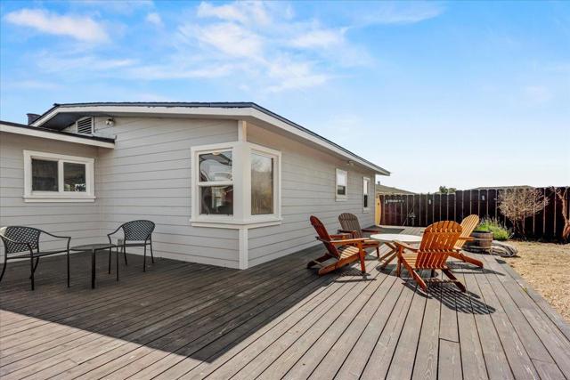 465 Harcourt Avenue, Seaside CA: https://media.crmls.org/mediaz/7f075e31-e889-48bc-b2c7-33054892d6f8.jpg
