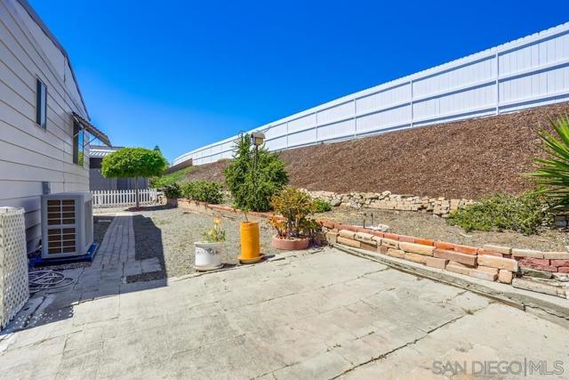 650 S Rancho Santa Fe RD 44, San Marcos CA: https://media.crmls.org/mediaz/7f079c92-69e5-447c-86a3-d0c4ebb4bf54.jpg