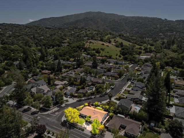 16100 Shannon Road, Los Gatos CA: https://media.crmls.org/mediaz/7f07af0b-aaa1-4c2d-814f-f7a360b1d61f.jpg