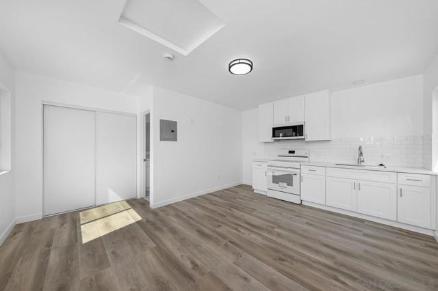 622 26 I Street, Chula Vista CA: https://media.crmls.org/mediaz/7f07d546-effc-4e41-8476-c112cebfd72e.jpg