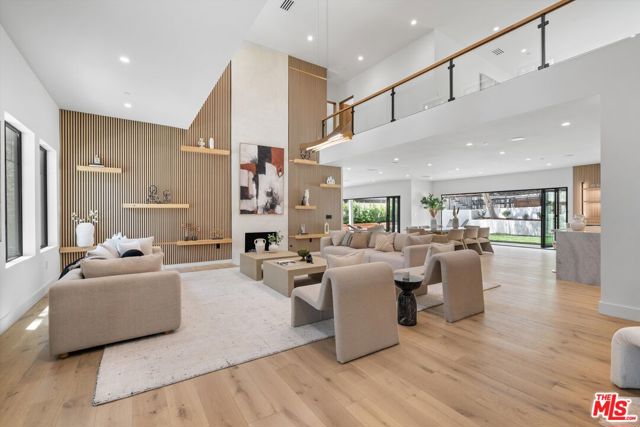 101 Greenfield Avenue, Los Angeles CA: https://media.crmls.org/mediaz/7f07d6a6-761d-403b-bdd4-b9b59b4a1674.jpg