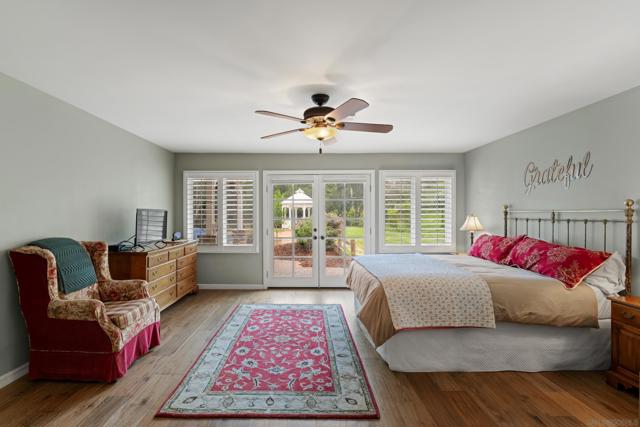 16327 Woodson View Rd, Poway CA: https://media.crmls.org/mediaz/7f0832d5-ff60-47c5-b4b4-230cb030150f.jpg