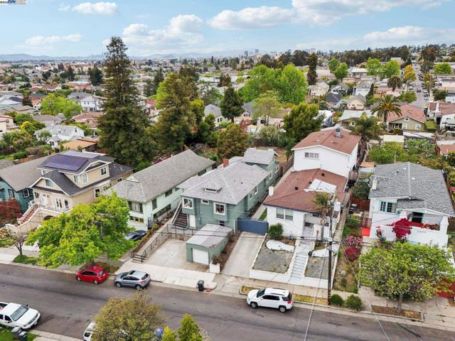 2155 42nd ave, Oakland CA: https://media.crmls.org/mediaz/7f089e1f-855c-4e35-be57-65d76b227aa8.jpg