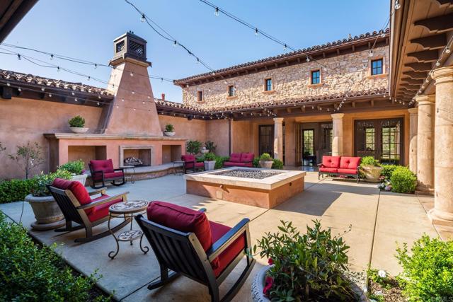 4258 Via Ravello, Rancho Santa Fe CA: https://media.crmls.org/mediaz/7f08cfce-d7de-4f8a-adad-e0609ba852d5.jpg