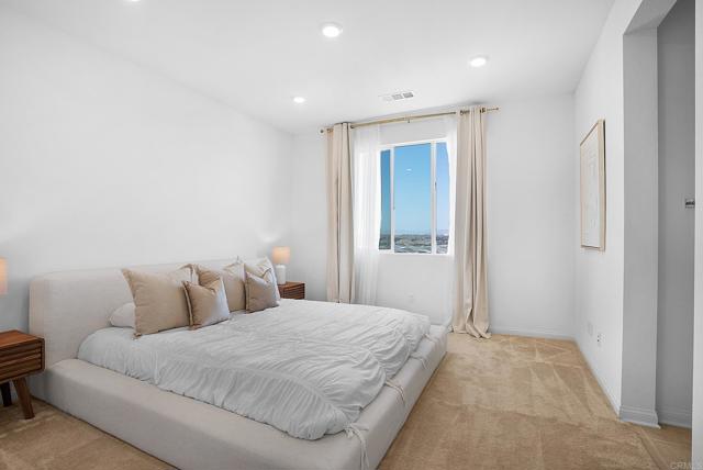 Detail Gallery Image 21 of 39 For 2040 Bluestone Cir, Chula Vista,  CA 91913 - 3 Beds | 2/1 Baths