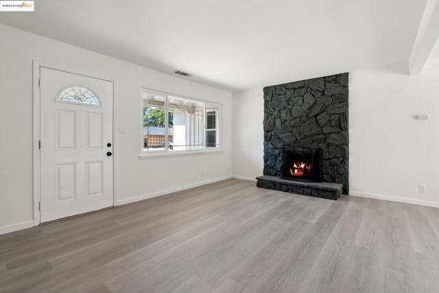 41 Belinda Dr, Pleasant Hill CA: https://media.crmls.org/mediaz/7f099fd8-7932-405c-a797-c492ea861c82.jpg