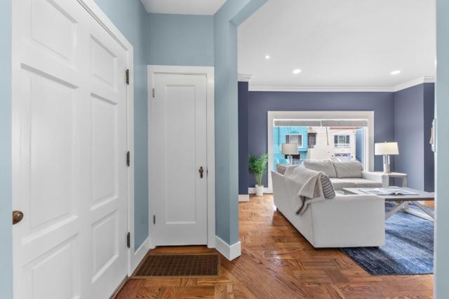 140 Saint Charles Avenue, San Francisco CA: https://media.crmls.org/mediaz/7f09b9e6-8076-44ca-84aa-156a2050d3a9.jpg
