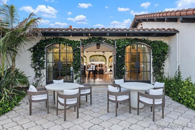 16304 Via De Santa Fe, Rancho Santa Fe CA: https://media.crmls.org/mediaz/7f09cc54-bab7-44a1-ba87-ae18211077fd.jpg